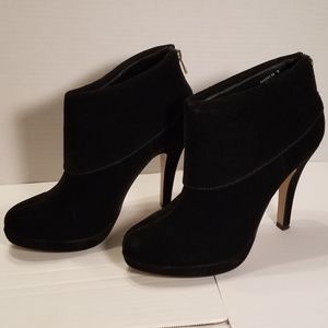 #5 Black suede" Ann Michelle booties